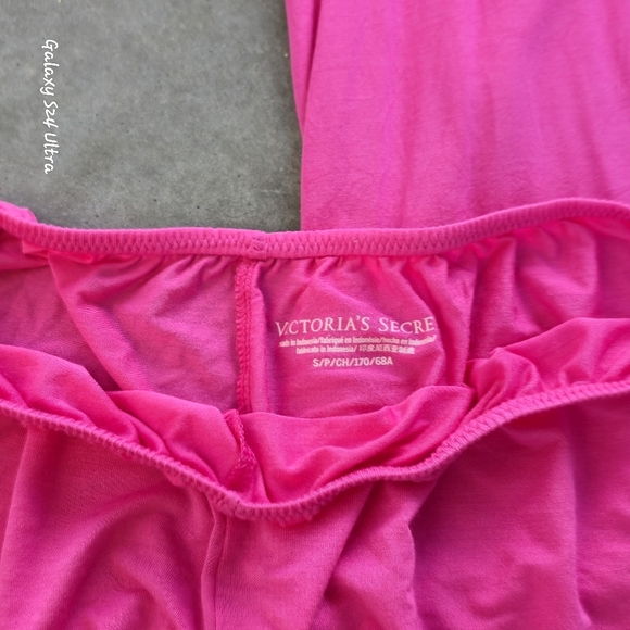 Victoria's Secret Pink Satin Pajama Set - Picture 8 of 13